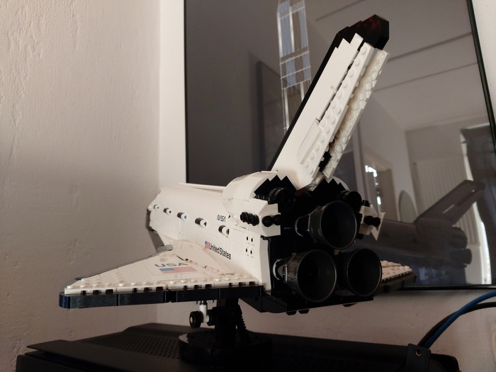 LEGO NASA Space Shuttle Discovery